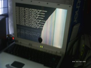 壊れたノートパソコン 壊れたノートパソコン